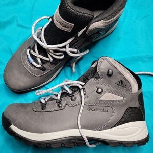 New Columbia Boots Women's Size 12 Gray